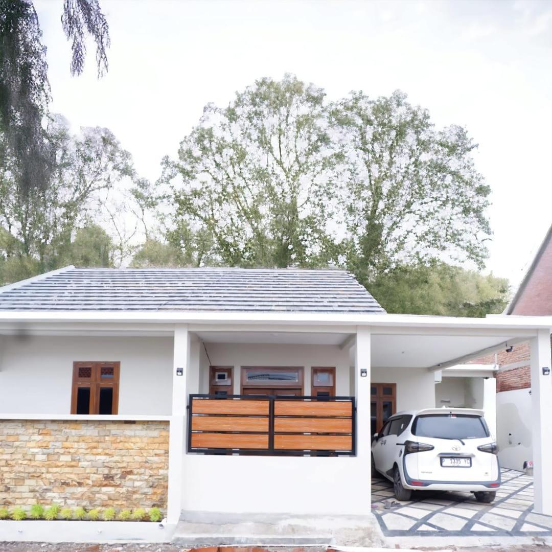 Villa Puncak Terang Giri  Exterior photo